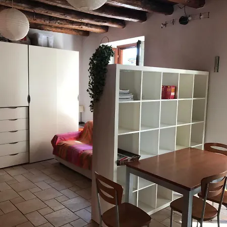 Bed On The Monolocale Vista Apartment Como